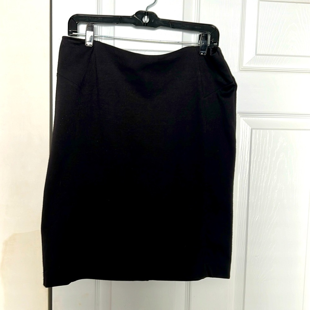 Women skirt black pull on